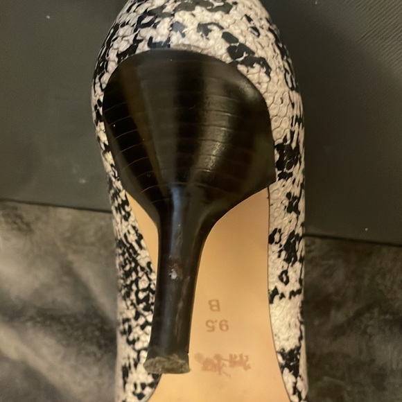 Use 2 times small lock on the heel. - Picture 4 of 5